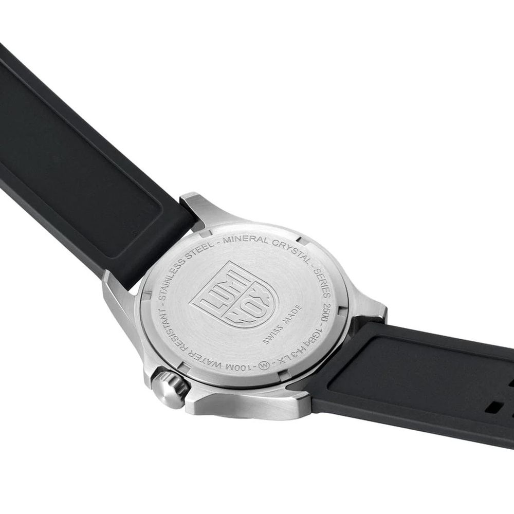 Luminox X2.2501 Patagonia Steel · Acero y correa negra · 43 mm
