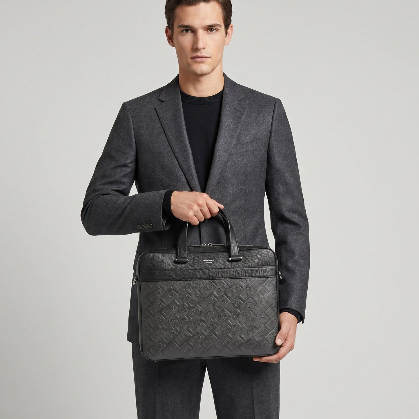 Ferragamo Monogram bolso de trabajo · Negro · 36 cm