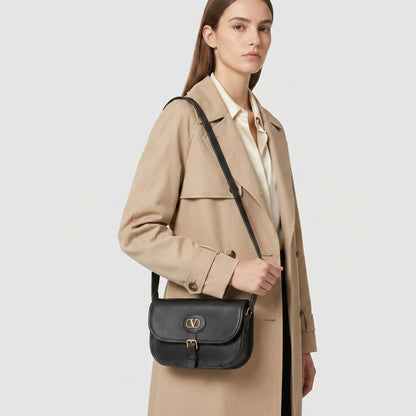 Valentino Garavani Antibes Small Shoulder Bag negra